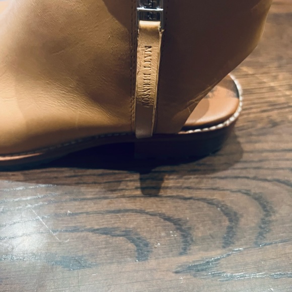 Matt Bernson sandals, size 6.5. - Picture 3 of 7